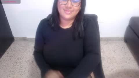 Snapshot of marasilk chatting on September 10, 1:44 pm Mara Silk online show from September 10, 1:44 pm
