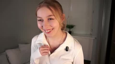 Felicia 3 online show from November 25, 9:11 am