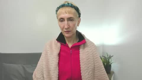 margaretmature online show from October 14, 3:25 pm