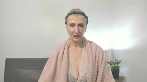 margaretmature online show from October 10, 12:32 pm