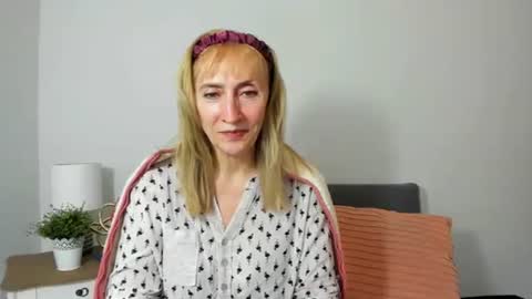 margaretmature online show from February 7, 1:22 pm