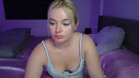 margot_robbie7 online show from September 24, 12:42 am