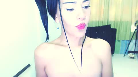 Snapshot of mari4you69 chatting on February 19, 12:33 pm mari4you69 online show from February 19, 12:33 pm