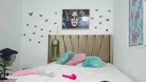 Snapshot of mari_curls chatting on September 13, 2:08 am mari_curls online show from September 13, 2:08 am