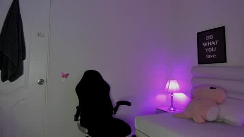 mari_salgado online show from December 23, 11:25 am