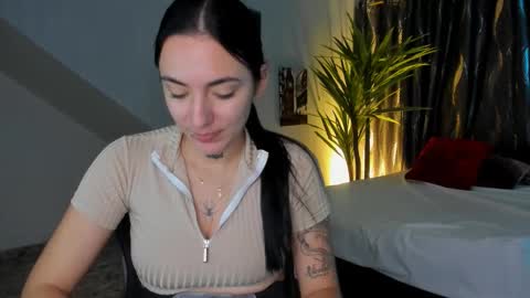 mari_salgado online show from September 12, 2:24 pm