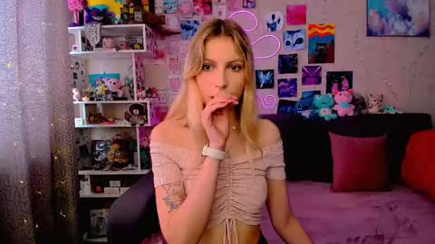 Snapshot of maria_hunt chatting on March 12, 4:30 am Maria online show from March 12, 4:30 am