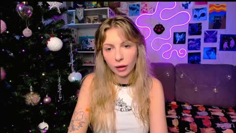 Snapshot of maria_hunt chatting on December 27, 3:31 am Maria online show from December 27, 3:31 am