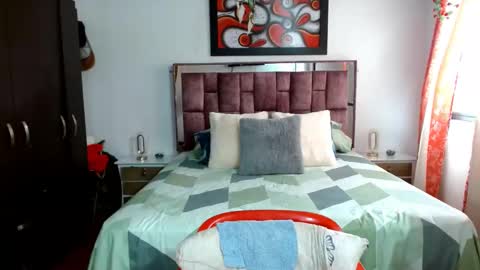 Alicia online show from February 15, 7:28 pm