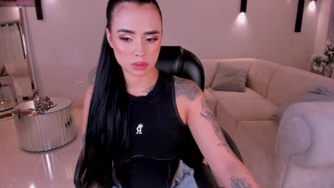 Snapshot of mariaherrera_ chatting on February 2, 3:43 am MARIA HERRERA online show from February 2, 3:43 am