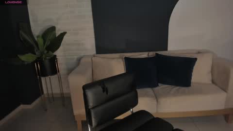 Snapshot of mariaherrera_ chatting on March 6, 3:13 am MARIA HERRERA online show from March 6, 3:13 am