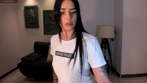Snapshot of mariaherrera_ chatting on March 2, 5:09 pm MARIA HERRERA online show from March 2, 5:09 pm