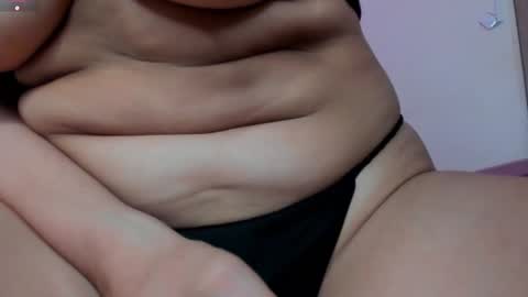 Snapshot of mariam__cute chatting on December 6, 7:11 pm online show from December 6, 7:11 pm