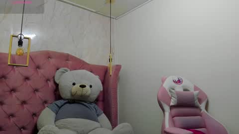 Snapshot of mariam__cute chatting on February 1, 6:29 pm online show from February 1, 6:29 pm