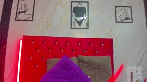 mariam_schubert online show from December 2, 7:05 pm