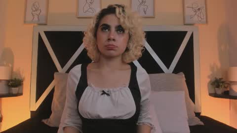 Marian online show from November 12, 1:25 am