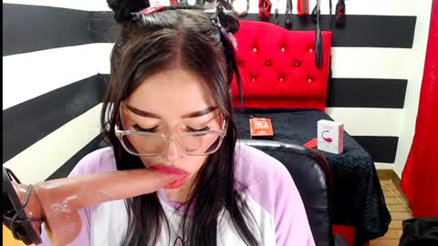 Snapshot of marian_ran_ chatting on December 18, 7:58 am Marian online show from December 18, 7:58 am