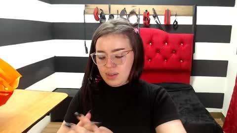 Snapshot of marian_ran_ chatting on February 21, 4:07 am Marian online show from February 21, 4:07 am