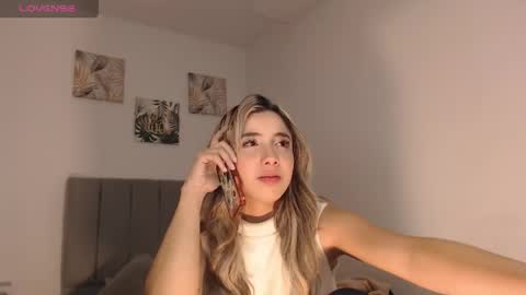 Mariana online show from May 16, 1:19 am