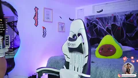 Mariana  online show from November 1, 8:02 pm