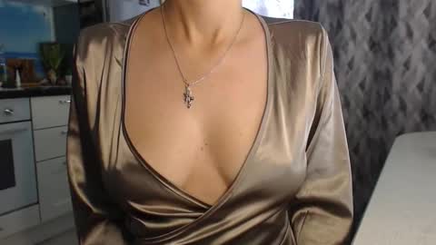 Snapshot of mariana_mur chatting on October 15, 7:00 am MarianaMur online show from October 15, 7:00 am
