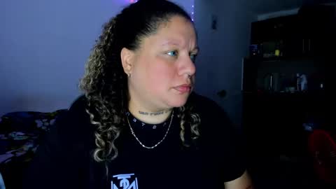 Snapshot of mariana_smittt chatting on September 13, 6:21 am Independent Model online show from September 13, 6:21 am