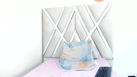 Mariana Garcia online show from September 16, 11:35 pm