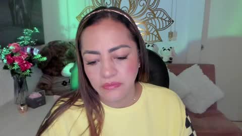 Mariana Lopez online show from December 16, 12:48 am