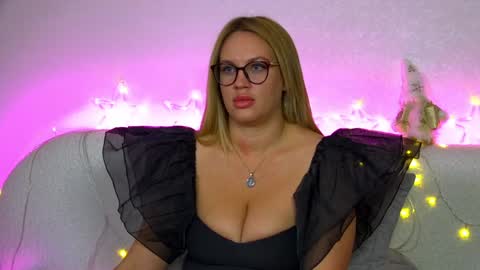 Maria online show from December 18, 8:09 am