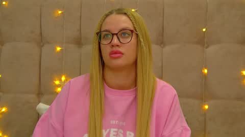 Maria online show from December 15, 5:02 am