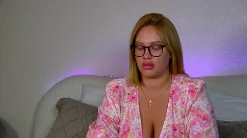 Maria online show from October 18, 6:42 pm