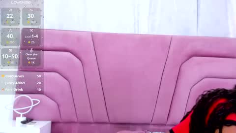 Snapshot of marianrosse chatting on October 5, 8:14 pm marianrosse online show from October 5, 8:14 pm