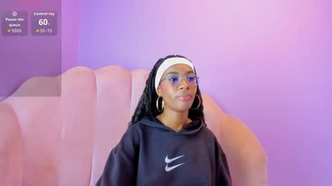 Snapshot of marianrosse chatting on October 3, 9:09 pm marianrosse online show from October 3, 9:09 pm