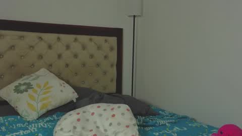 Snapshot of marianthonia1 chatting on October 4, 9:08 pm Antonia online show from October 4, 9:08 pm