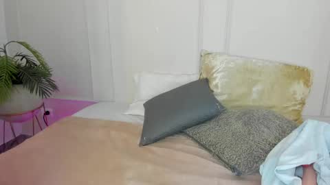 Maria Pettit online show from March 4, 12:12 pm