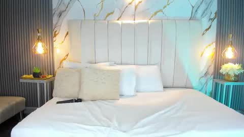 Snapshot of mariathlittle chatting on October 22, 6:02 pm Maria online show from October 22, 6:02 pm