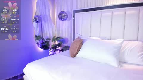 Snapshot of mariathlittle chatting on September 16, 5:43 pm Maria online show from September 16, 5:43 pm