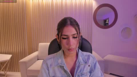 Snapshot of mariejane2 chatting on January 18, 10:49 am Im Marie Jane online show from January 18, 10:49 am