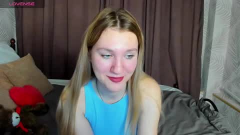 mariel_brown online show from December 4, 8:23 am