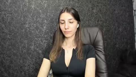 marielleanker online show from October 4, 3:05 pm