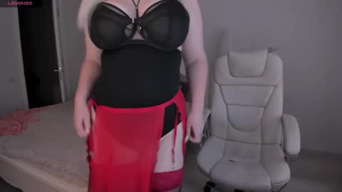 Snapshot of mariemlui chatting on October 5, 10:53 am mariemlui online show from October 5, 10:53 am