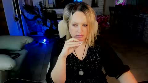 Snapshot of mariemlui chatting on October 26, 12:11 pm mariemlui online show from October 26, 12:11 pm