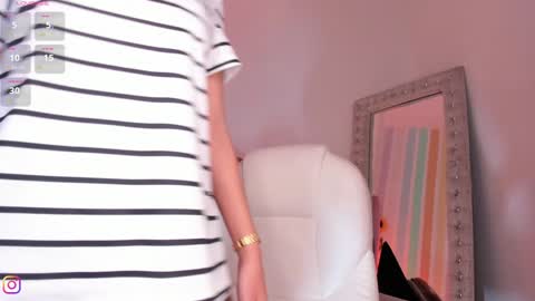 Snapshot of mariilyn_rouse_ chatting on January 25, 12:17 am Marilyn online show from January 25, 12:17 am