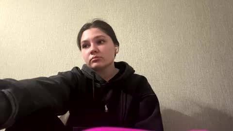 Emmie online show from March 17, 8:24 pm