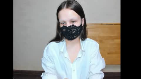 Dita online show from November 21, 7:05 pm