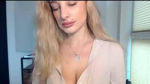 MarilynDevilish online show from December 12, 8:47 am