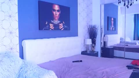 Mary Mais online show from November 10, 9:04 am