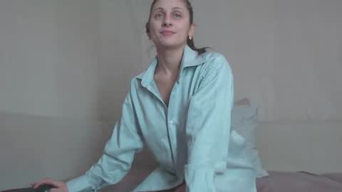 Snapshot of marina1995d chatting on January 9, 12:46 am FOREVER YOURS online show from January 9, 12:46 am