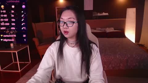 Snapshot of marine_vact chatting on December 9, 5:30 pm Marine online show from December 9, 5:30 pm