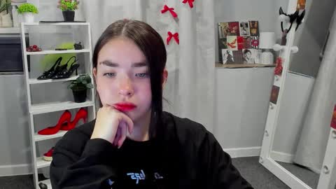 Snapshot of marissa_garcia chatting on September 9, 6:51 pm marissa_garcia online show from September 9, 6:51 pm